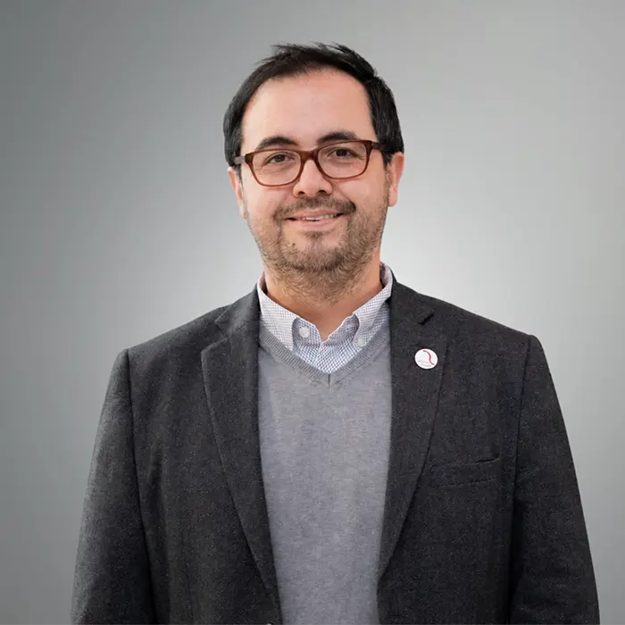 Dr. Roberto Santana Leiva